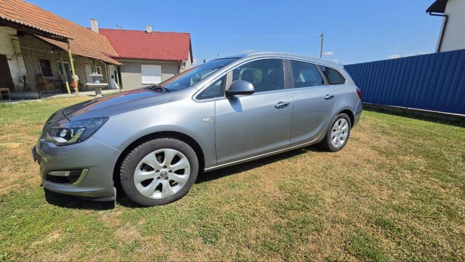 Opel Astra CDTI 1.7, fotografija 3