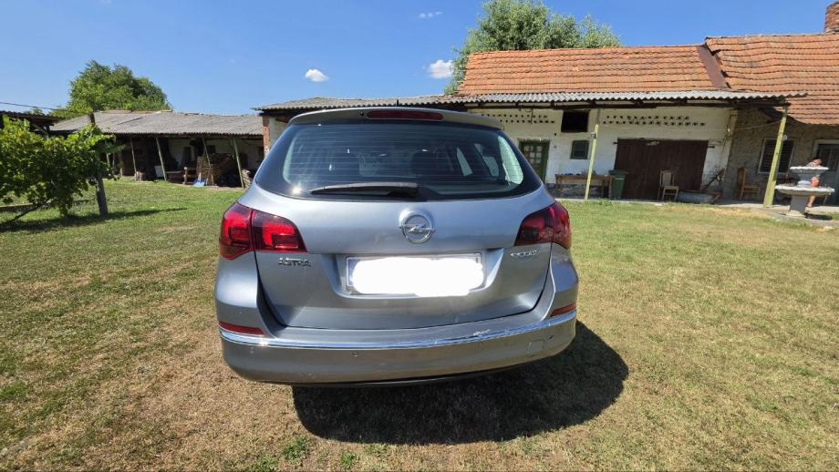 Opel Astra CDTI 1.7, fotografija 8