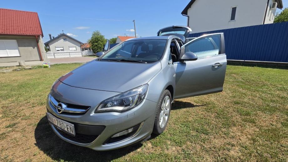 Opel Astra CDTI 1.7, fotografija 2