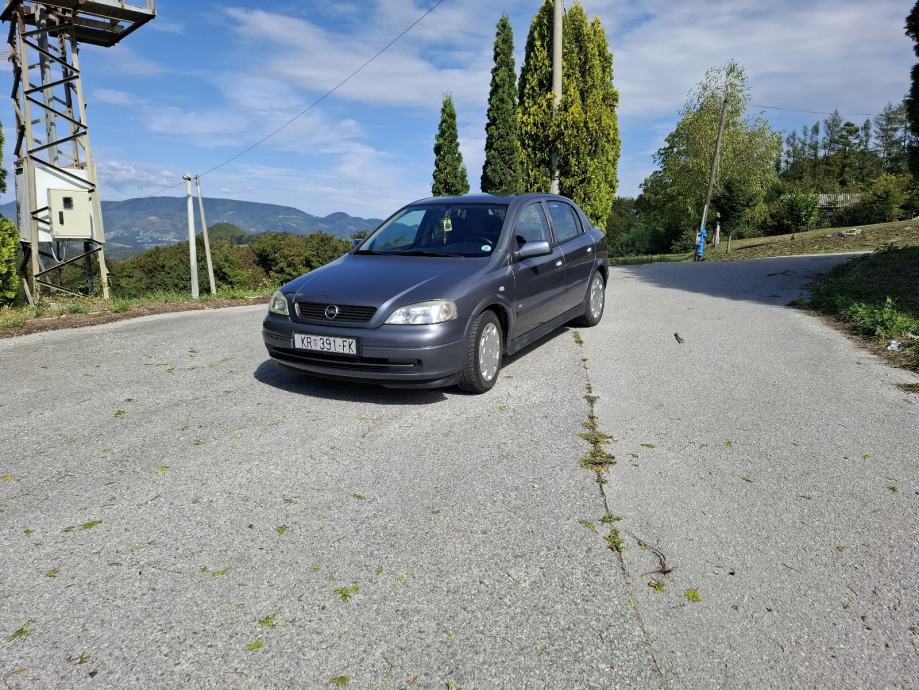 Opel Astra Classic 1.4, fotografija 2