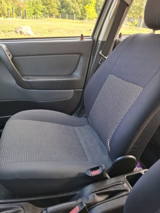 Opel Astra Classic 1.4, fotografija 10