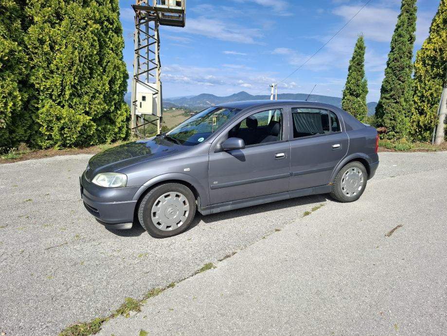 Opel Astra Classic 1.4, fotografija 3