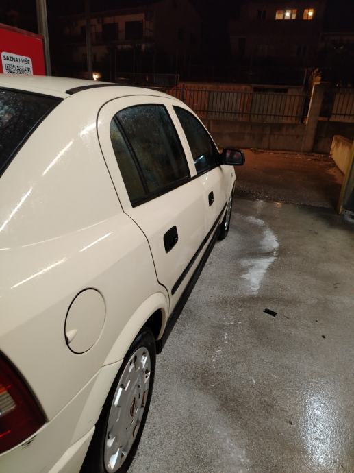 Opel Astra Classic 1.4, fotografija 9