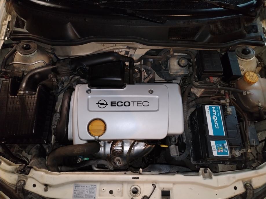 Opel Astra Classic 1.4, fotografija 3