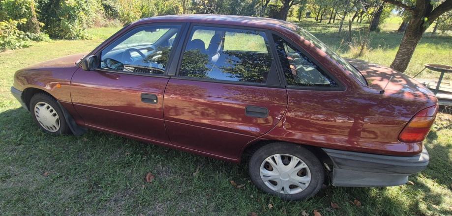 Opel Astra Classic 1.7 D, fotografija 3