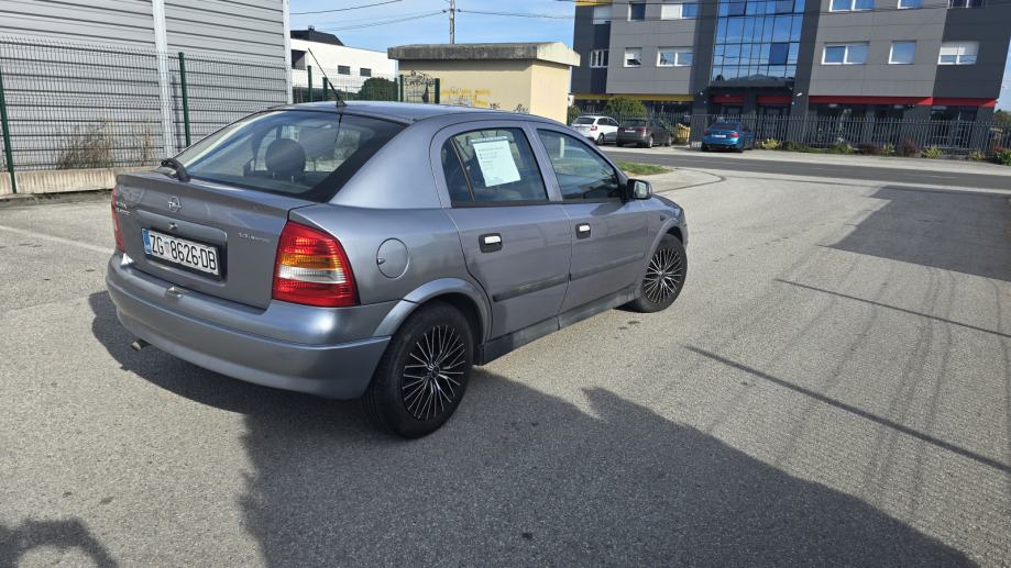 Opel Astra Classic Hatchback, fotografija 4