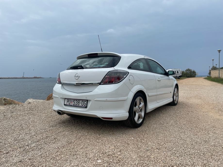 Мәскеудегі трансгендерлердің кездесуі Үлкен киска және ерін фотосуреттері бар порно