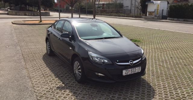 Opel Astra DRIVE! Sedan 1.6 diesel ecoflex