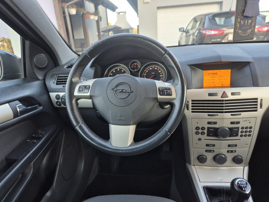 Opel Astra GTC 1.6 16v 2009g REG:03/27 SERVISNA 1-VLASKIK SUPER STANJE, fotografija 14