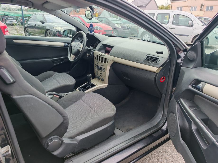Opel Astra GTC 1,6 16V Kraj 08g, odlična, fotografija 16
