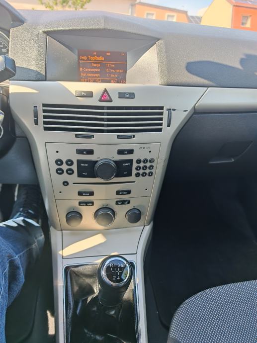 Opel Astra GTC 1,6 16V Kraj 08g, odlična, fotografija 20