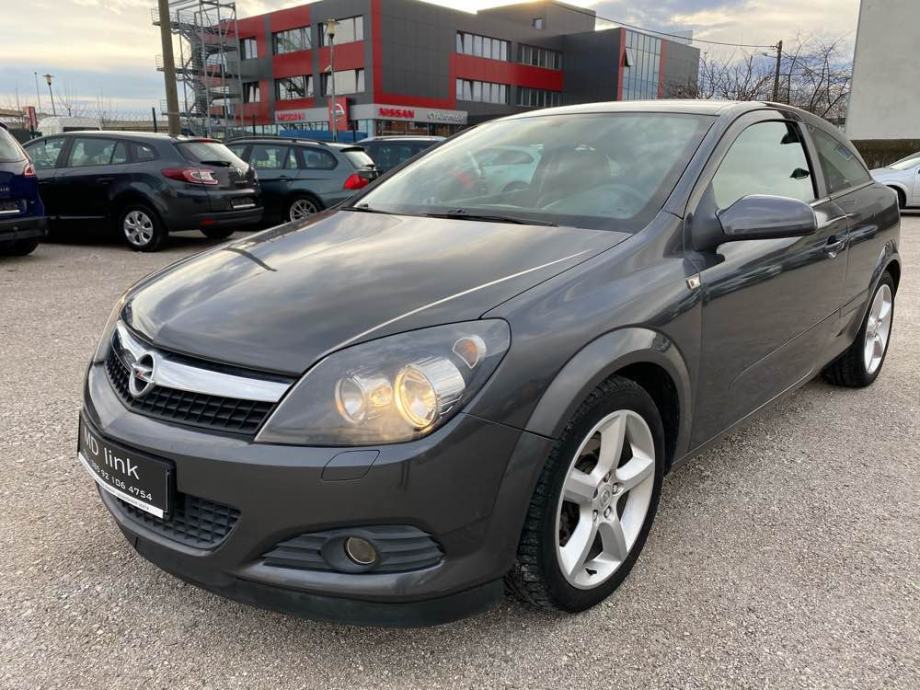 Opel astra gtc 2008