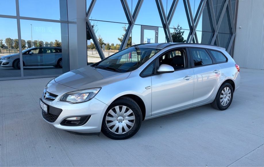 Opel Astra J Karavan 1.6 CDTI •137,000 KM•ISPIS KM•KLIMA•EURO 6•, fotografija 2