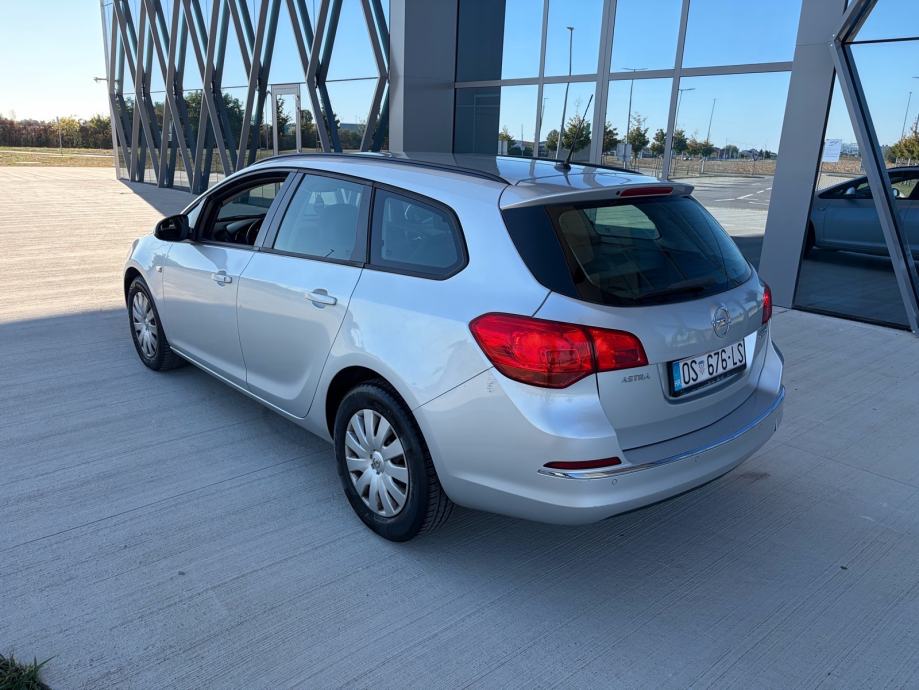 Opel Astra J Karavan 1.6 CDTI •137,000 KM•ISPIS KM•KLIMA•EURO 6•, fotografija 4