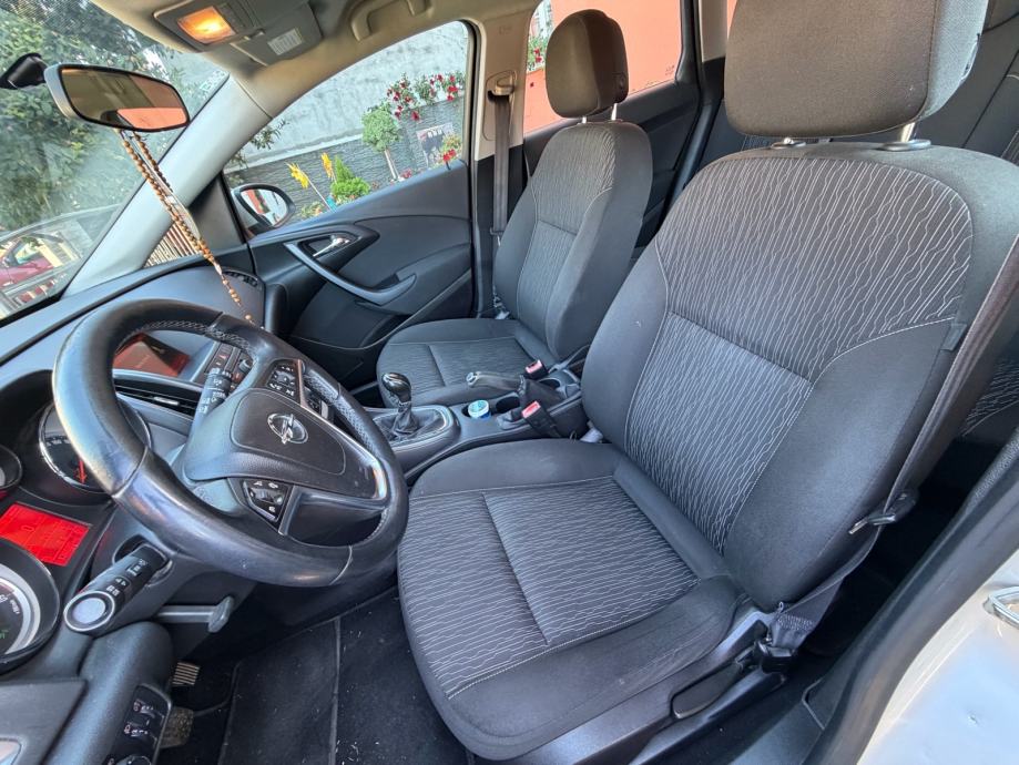 Opel Astra J Karavan 1.6 CDTI •137,000 KM•ISPIS KM•KLIMA•EURO 6•, fotografija 12