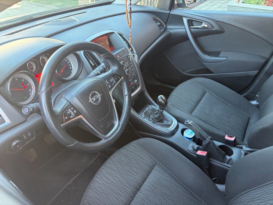 Opel Astra J Karavan 1.6 CDTI •137,000 KM•ISPIS KM•KLIMA•EURO 6•, fotografija 11