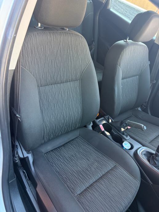 Opel Astra J Karavan 1.6 CDTI •137,000 KM•ISPIS KM•KLIMA•EURO 6•, fotografija 13