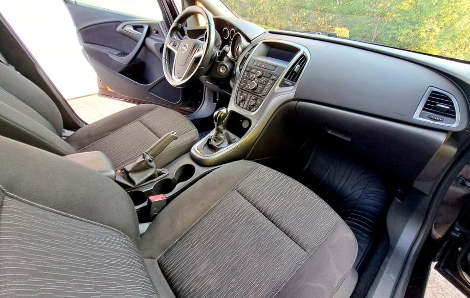 Opel Astra J Sedan 1.6 CDTI ecoFLEX, fotografija 13