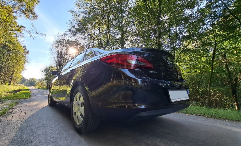Opel Astra J Sedan 1.6 CDTI ecoFLEX, fotografija 8