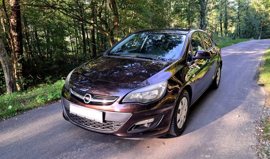 Opel Astra J Sedan 1.6 CDTI ecoFLEX, fotografija 6