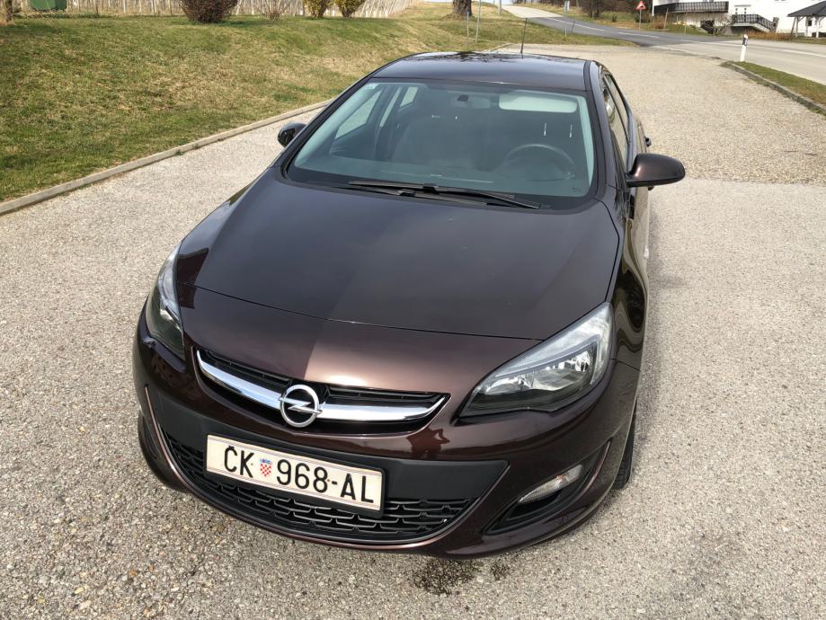 Opel astra j sedan
