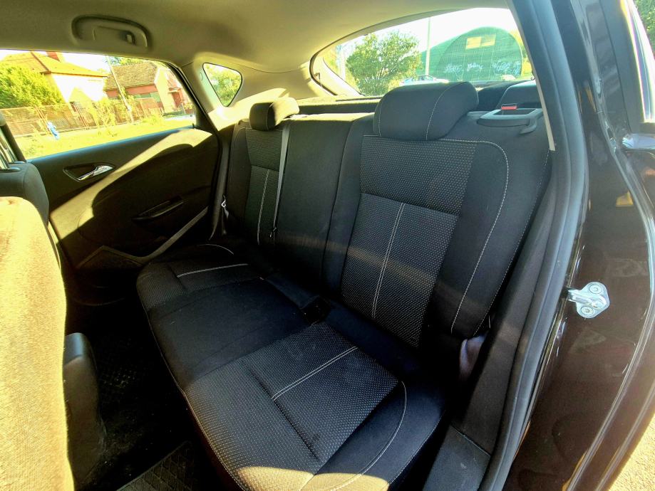 Opel Astra J, fotografija 6