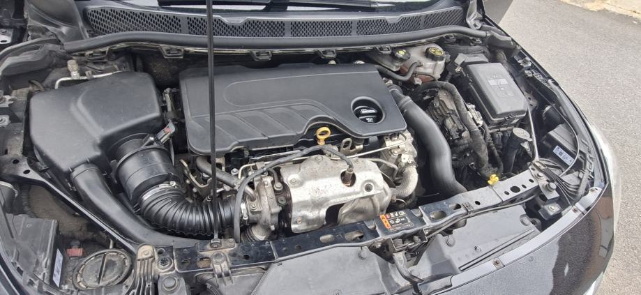 ✅Opel Astra K 1.6 Cdti//NOVI LANAC+ SET KVAČILA//HR AUTO//TOP STANJE, fotografija 14