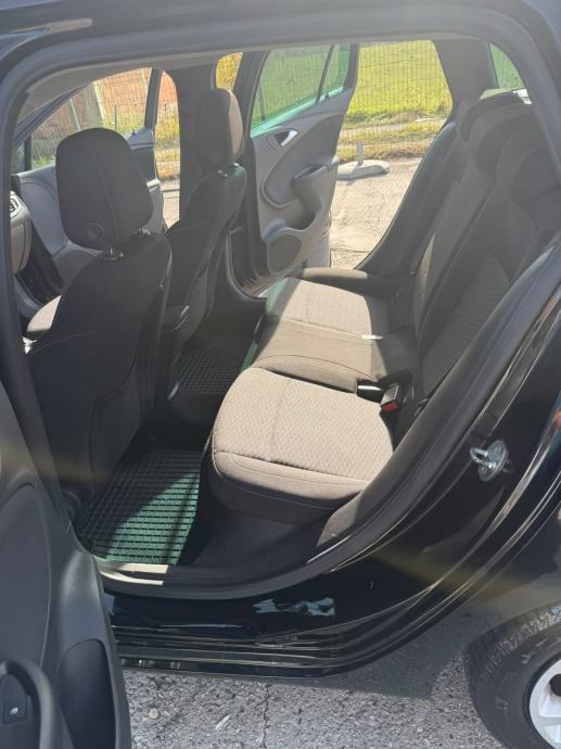 Opel Astra K Karavan, fotografija 6