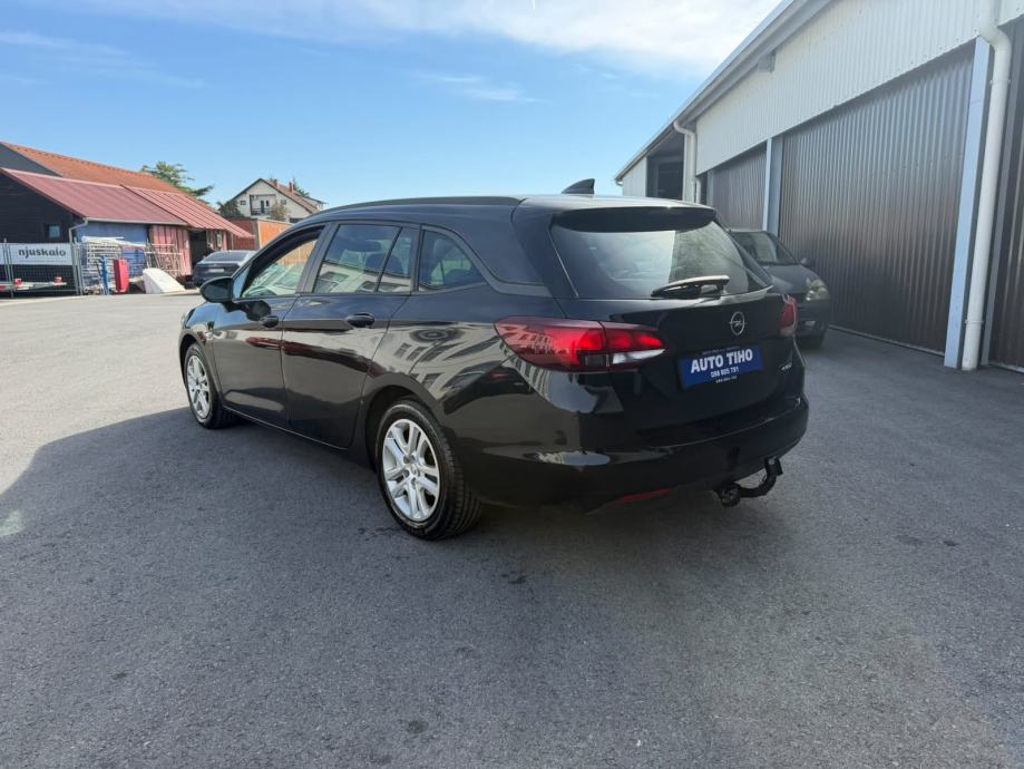 Opel Astra K Karavan, fotografija 4
