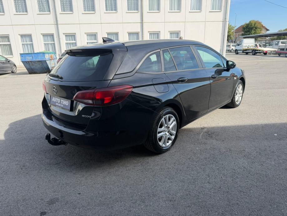 Opel Astra K Karavan, fotografija 3