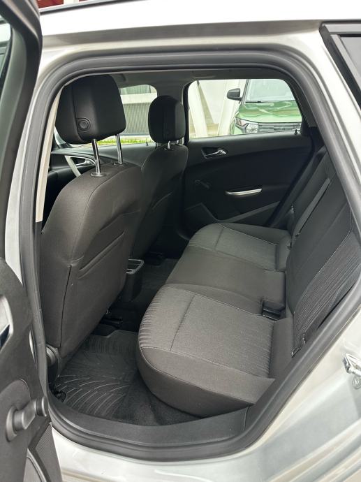 Opel Astra Karavan 1.3 CDTI Registriran godinu dana 09/2027 Klima, fotografija 10