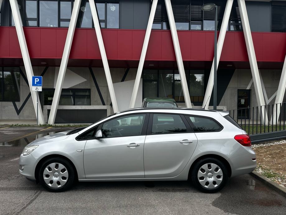 Opel Astra Karavan 1.3 CDTI Registriran godinu dana 09/2027 Klima, fotografija 8