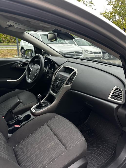 Opel Astra Karavan 1.3 CDTI Registriran godinu dana 09/2027 Klima, fotografija 11