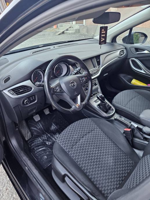 Opel Astra Karavan 1.4 Turbo 2017god., fotografija 7