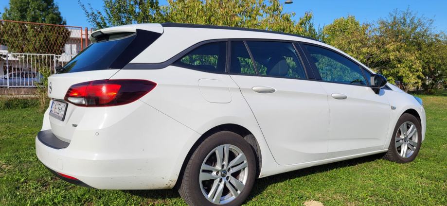 Opel Astra 1,5 dizel,god.2021, fotografija 6