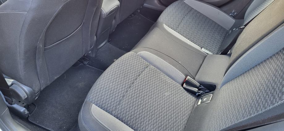Opel Astra 1,5 dizel,god.2021, fotografija 13