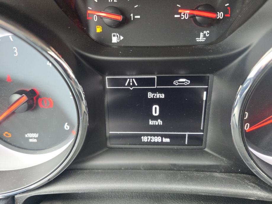 Opel Astra Karavan 1.6 CDTI, fotografija 9