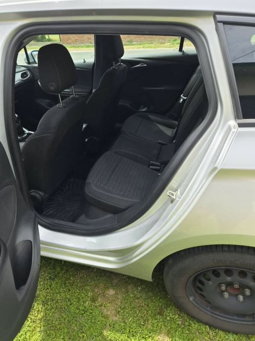 Opel Astra Karavan 1.6 CDTI, fotografija 10