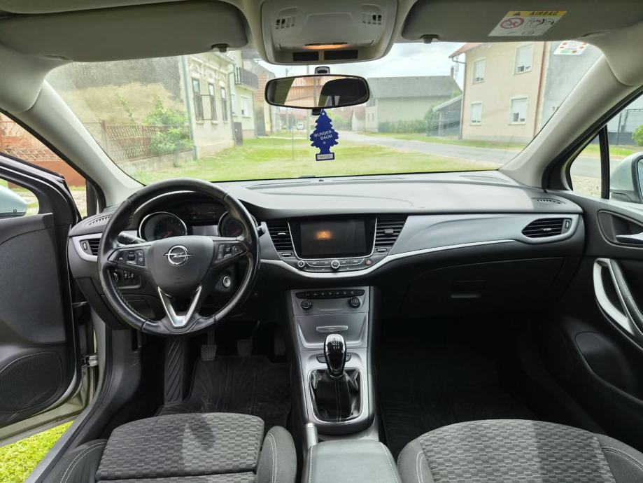 Opel Astra Karavan 1.6 CDTI, fotografija 8