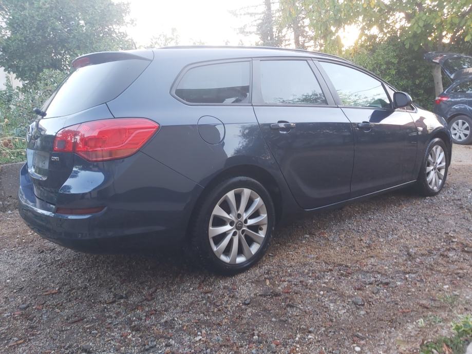 Opel Astra Karavan 1,7 CDTI, fotografija 4