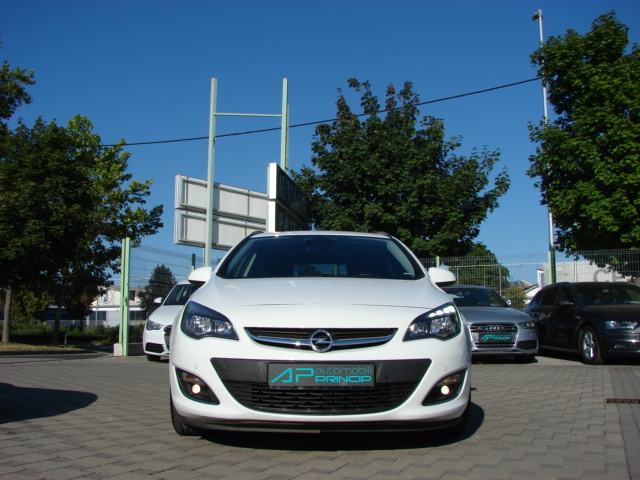 Opel Astra SportTourer 1.7 CDTi -ACTIVE-