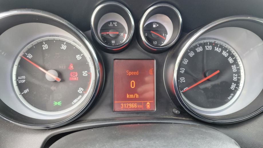 Opel Astra Karavan 2.0 CDTI Sport (plaćanje do 36 rata)(reg. 1 god.), fotografija 12
