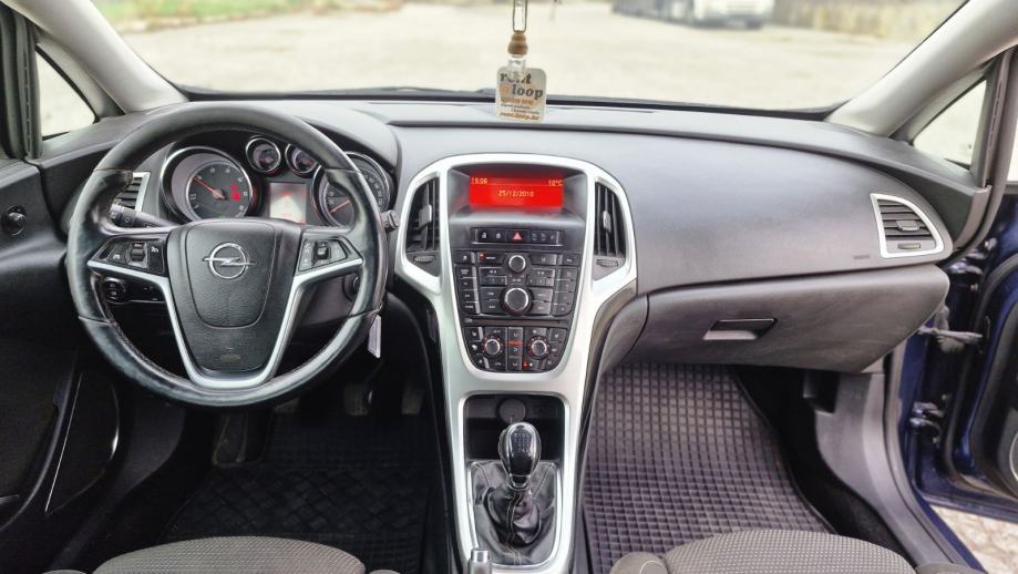Opel Astra Karavan 2.0 CDTI Sport (plaćanje do 36 rata)(reg. 1 god.), fotografija 13
