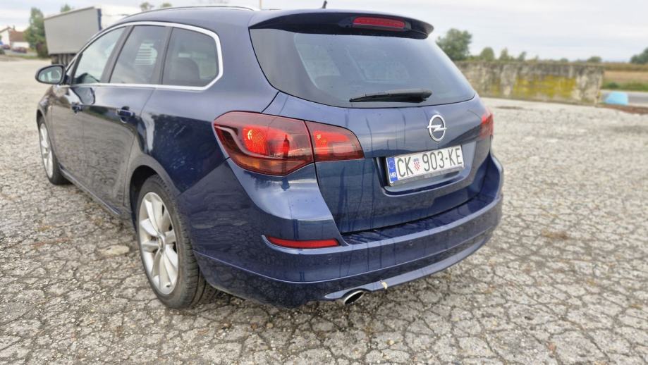 Opel Astra Karavan 2.0 CDTI Sport (plaćanje do 36 rata)(reg. 1 god.), fotografija 11