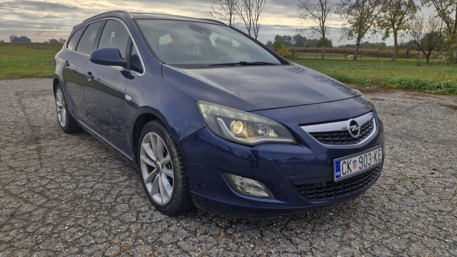 Opel Astra Karavan 2.0 CDTI Sport (plaćanje do 36 rata)(reg. 1 god.), fotografija 5