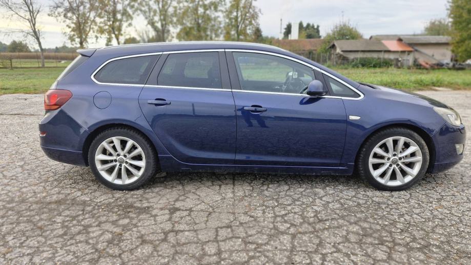 Opel Astra Karavan 2.0 CDTI Sport (plaćanje do 36 rata)(reg. 1 god.), fotografija 8