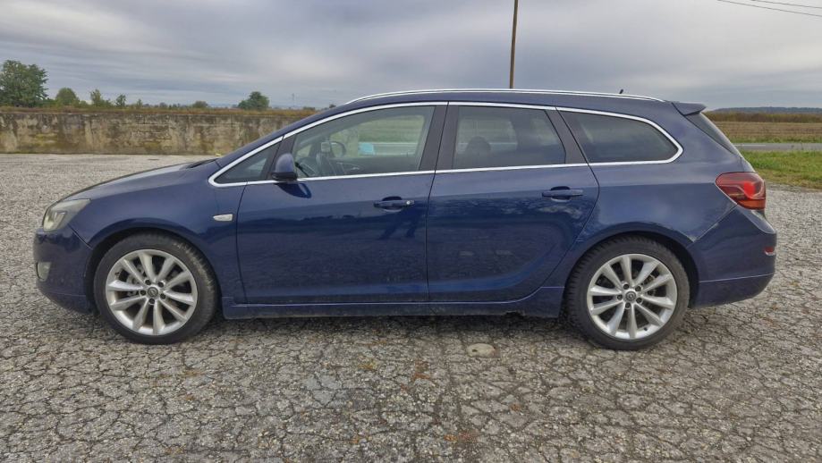Opel Astra Karavan 2.0 CDTI Sport (plaćanje do 36 rata)(reg. 1 god.), fotografija 3