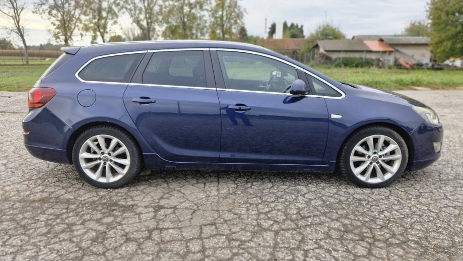 Opel Astra Karavan 2.0 CDTI Sport (plaćanje do 36 rata)(reg. 1 god.), fotografija 4