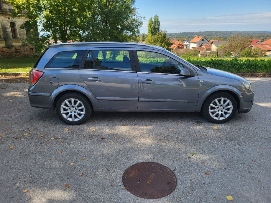Opel Astra Karavan Caravan 1,9CDTI***1.vlasnik,**, fotografija 15