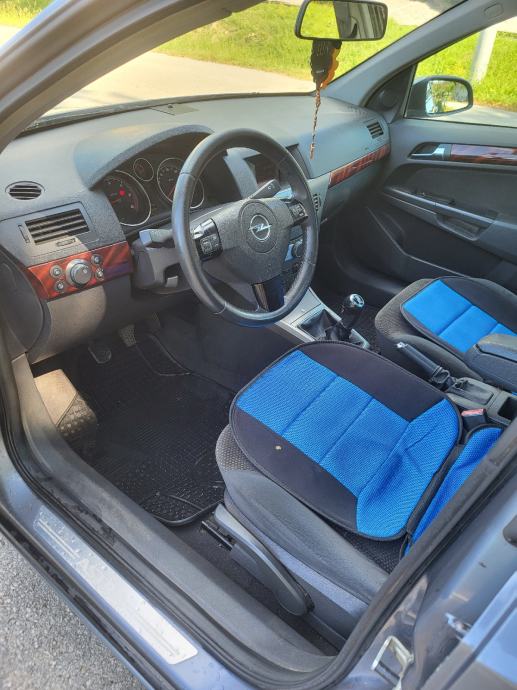 Opel Astra Karavan Caravan 1,9CDTI***1.vlasnik,**, fotografija 18
